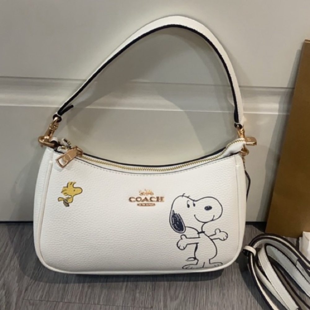 Coach White Leather Shoulder Bag with Snoopy & Woodstock Accent